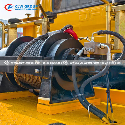 Dongfeng Tianlong 4×2 8-10 Ton Wrecker Truck with One-to-Two Towing and Hydraulic Winch